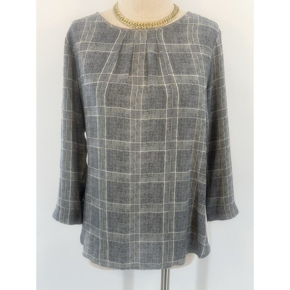 Van Heusen Women’s Shirt Dressy Size Med Long Sleeve Navy Beige Pleated Euc